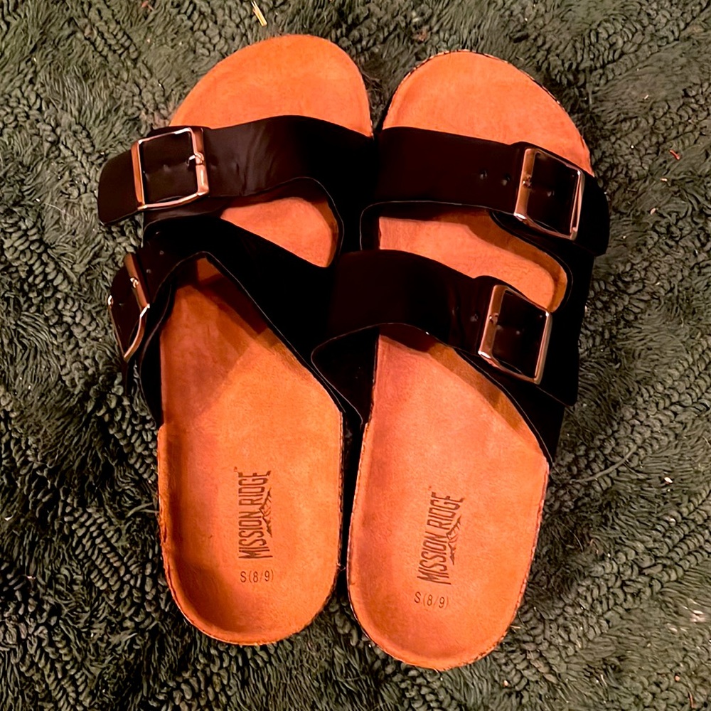 Sandals size 8/9 never worn